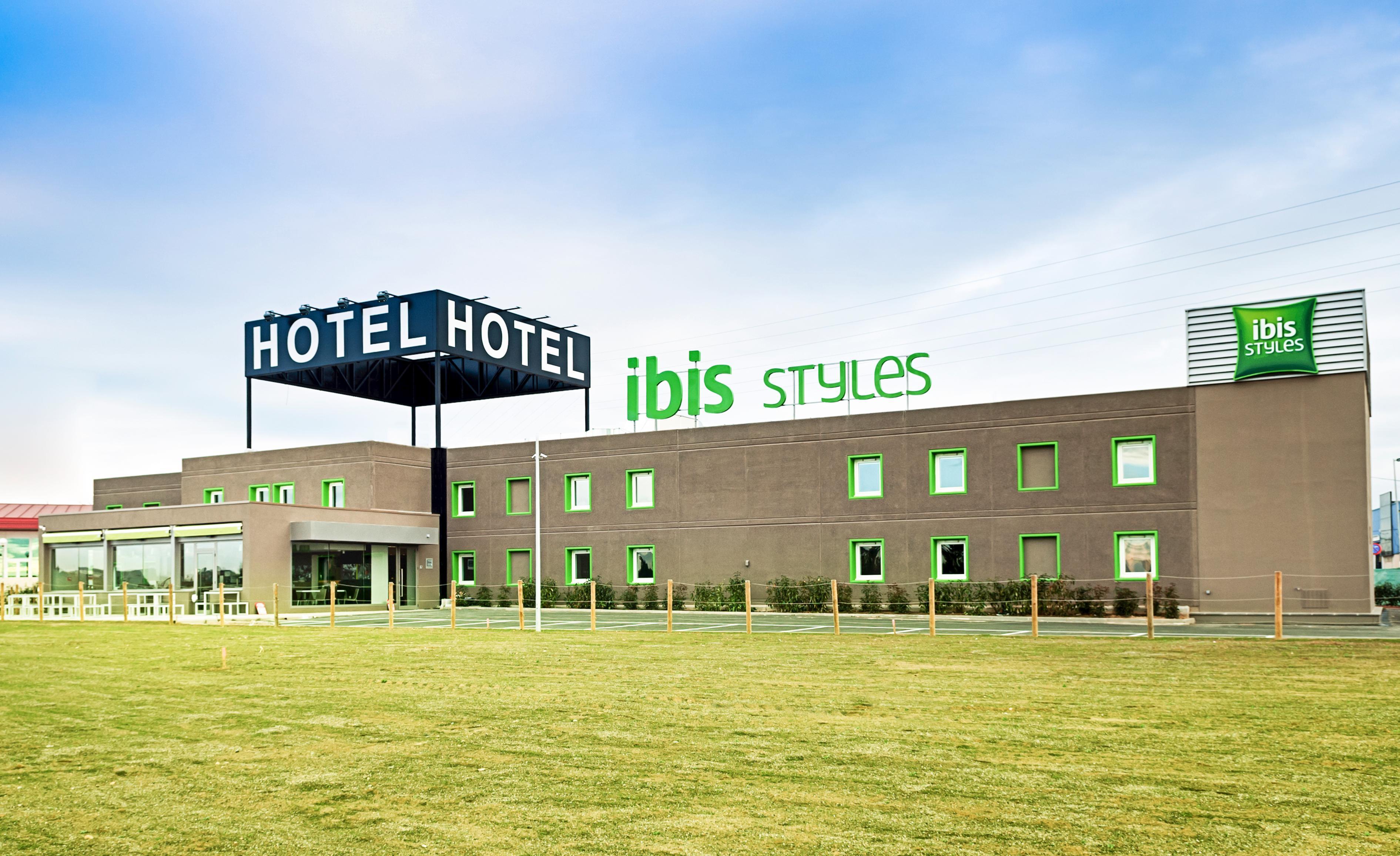 Hotel Ibis Styles Lleida تورّيفارّيرا المظهر الخارجي الصورة